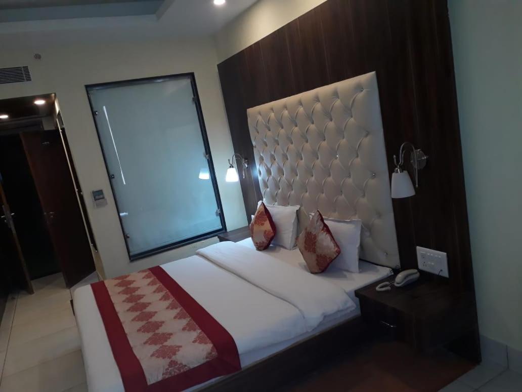 Manohar Villas نيرمرانا المظهر الخارجي الصورة
